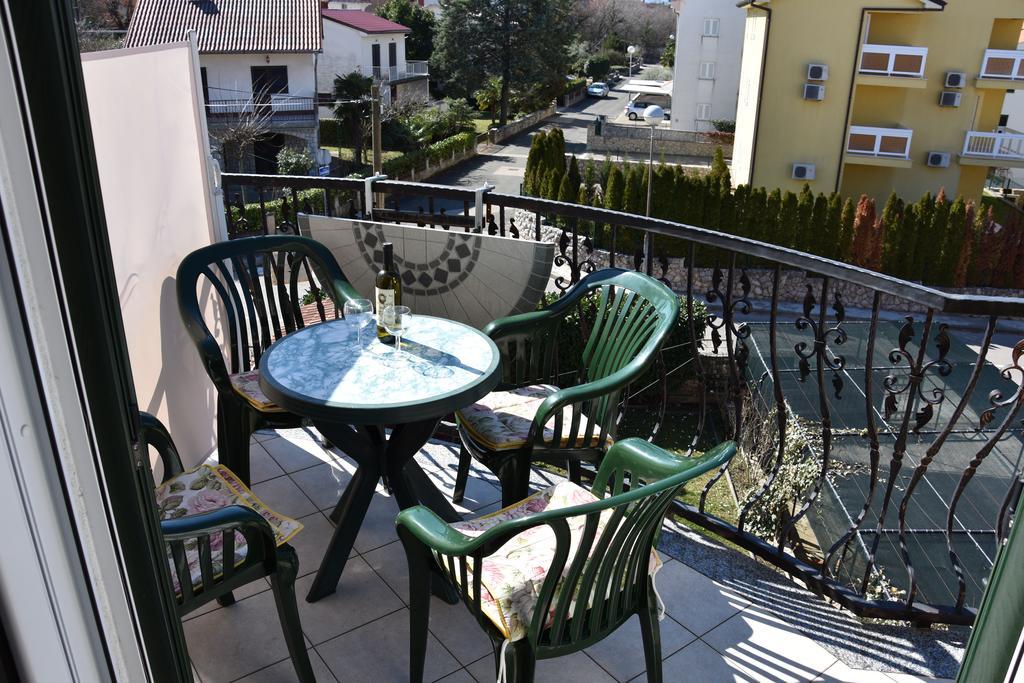 Apartment Center *