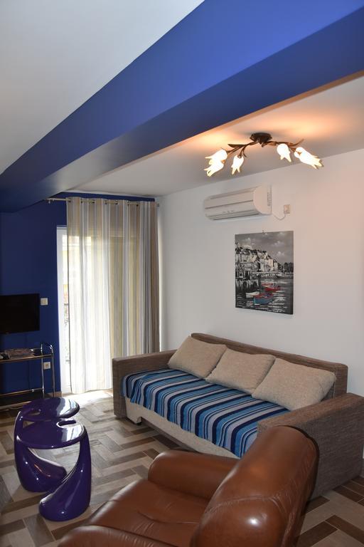Apartment Center *