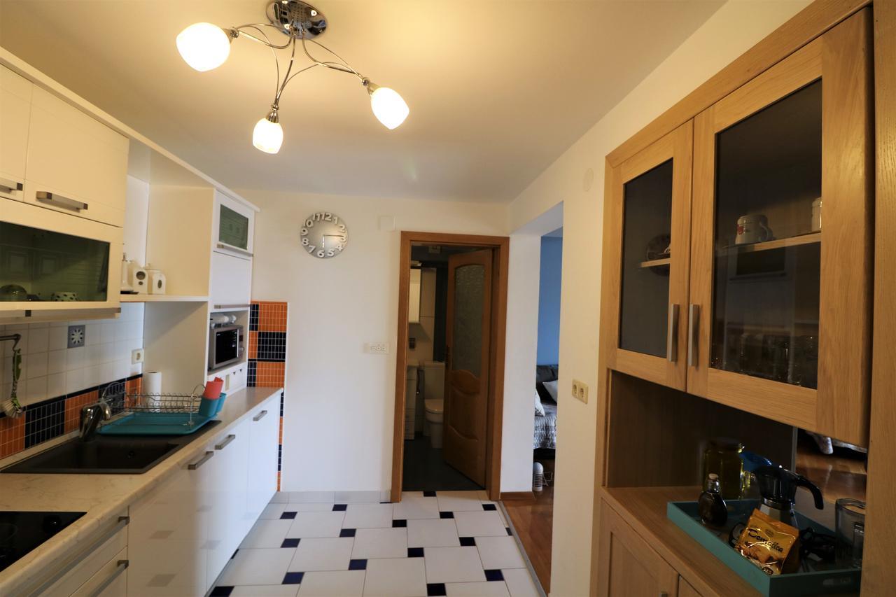 Center Apartment *